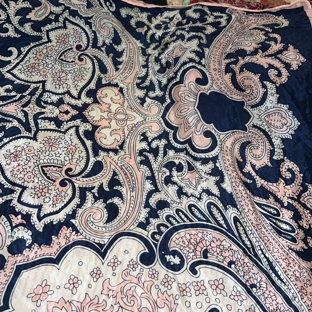 Vintage Vera Neumann silk scarf Japan 28” square